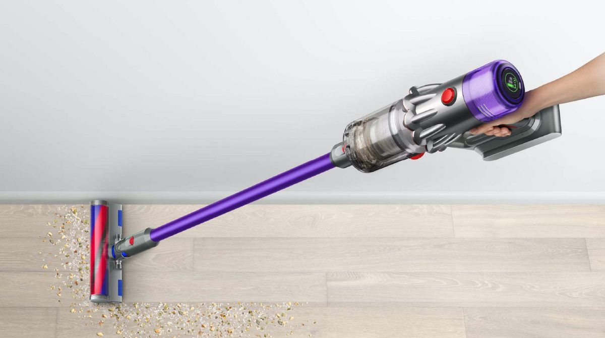 dyson v12 origin sur un parquet