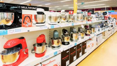 L'une des plus grandes enseignes d'électroménager ferme certains de ces rayons les plus phares... rayon électroménager d'une enseigne
