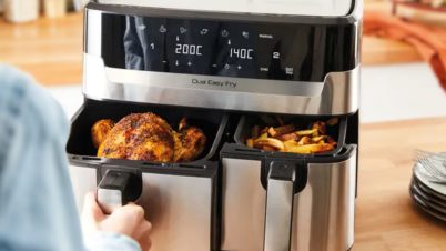 Le Air Fryer double cuve de Moulinex est à prix réduit pour une durée limitée sur Amazon Moulinex Dual Easy Fry & Grill sur un plan de travail