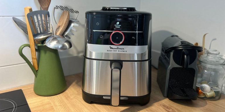 airfryer sur un plan de travail