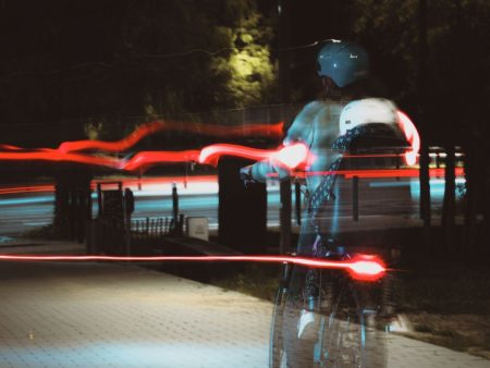 Éclairage vélo : 5 accessoires high-tech et originaux français pour rouler en sécurité éclairage vélo électrique connecté