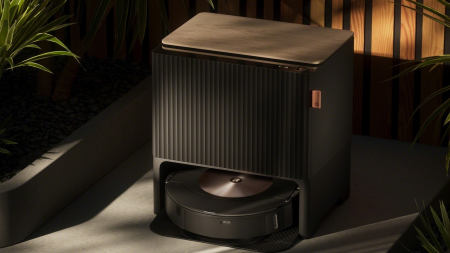 iRobot Roomba Combo j9+ dans sa station