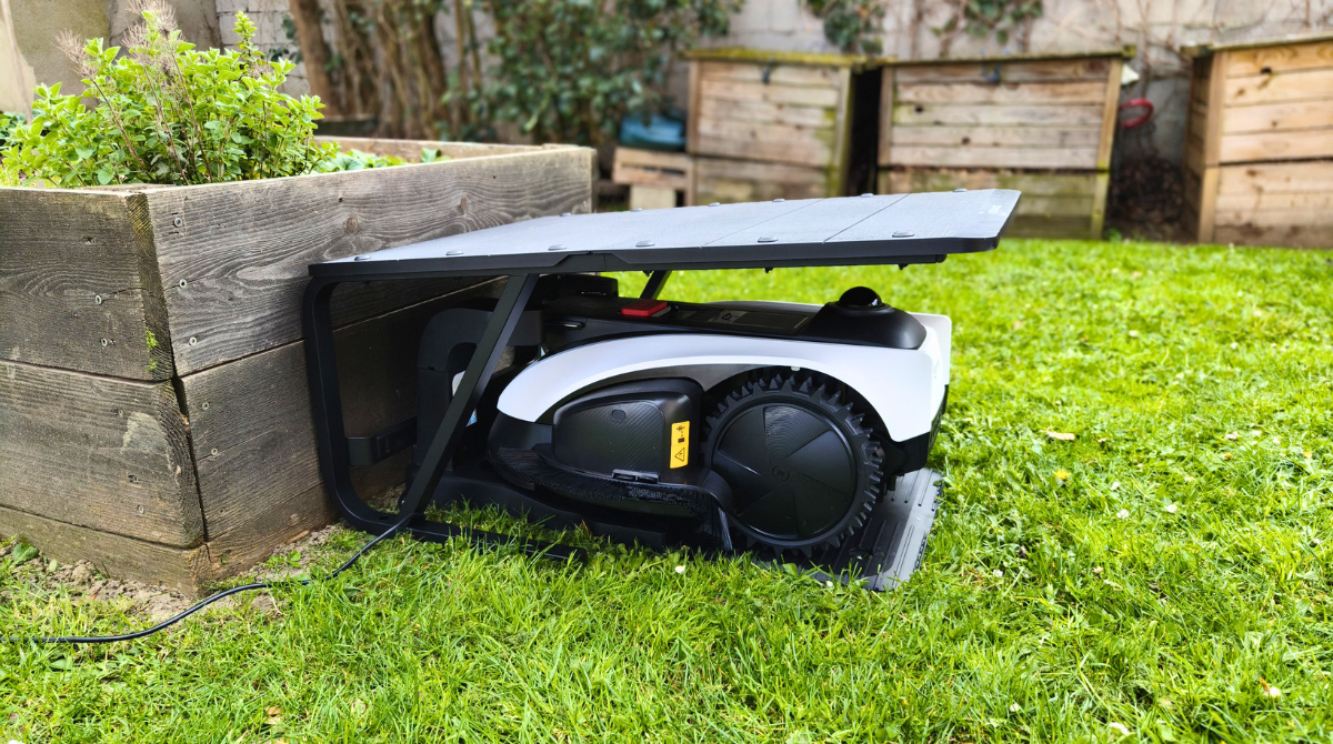 ecovacs goat O1200 station et abri vus de côté