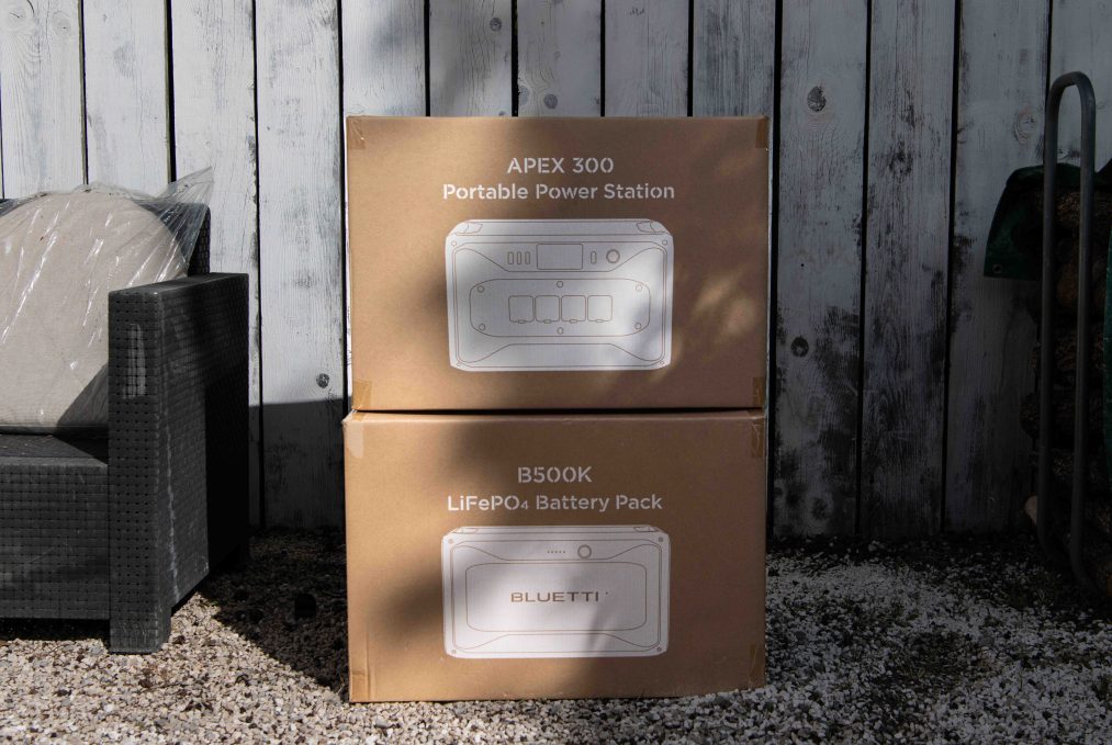 carton BLUETTI Apex 300 & B500K