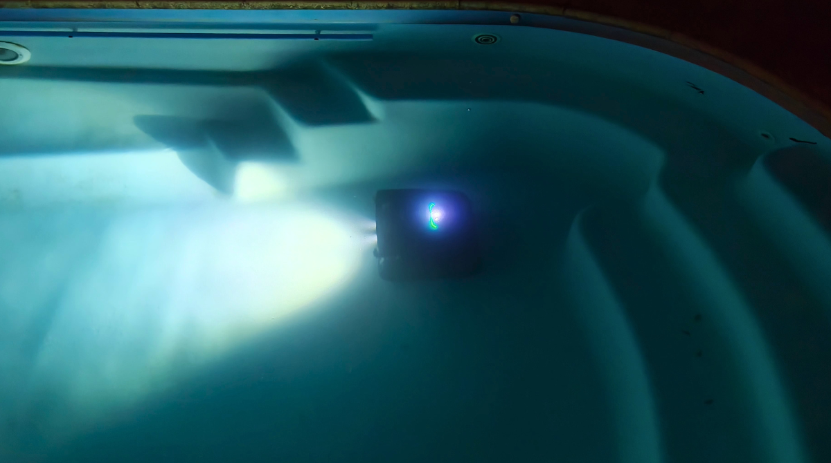 Beatbot AquaSense X pendant la nuit