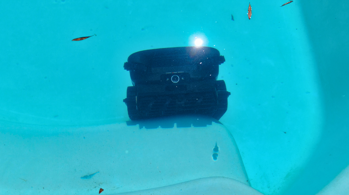 Beatbot AquaSense X sur une marche