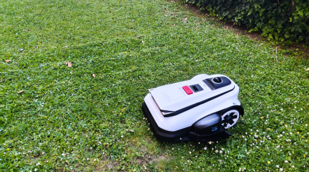 Ce robot tondeuse Ecovacs chute à 1 199 euros : c’est son meilleur prix depuis son lancement Ecovacs A1600 LiDAR PRO