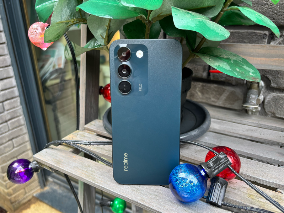 Realme C100 pris en photo en extérieur