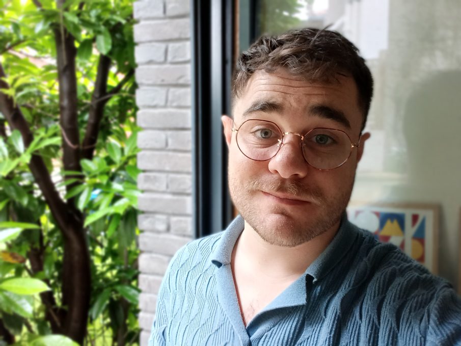 Photo prise avec le capteur selfie du Realme C100