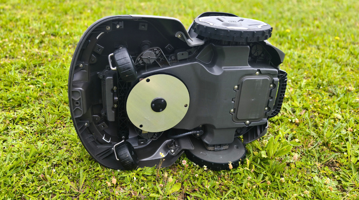 Husqvarna Automower 430V vu de dessous