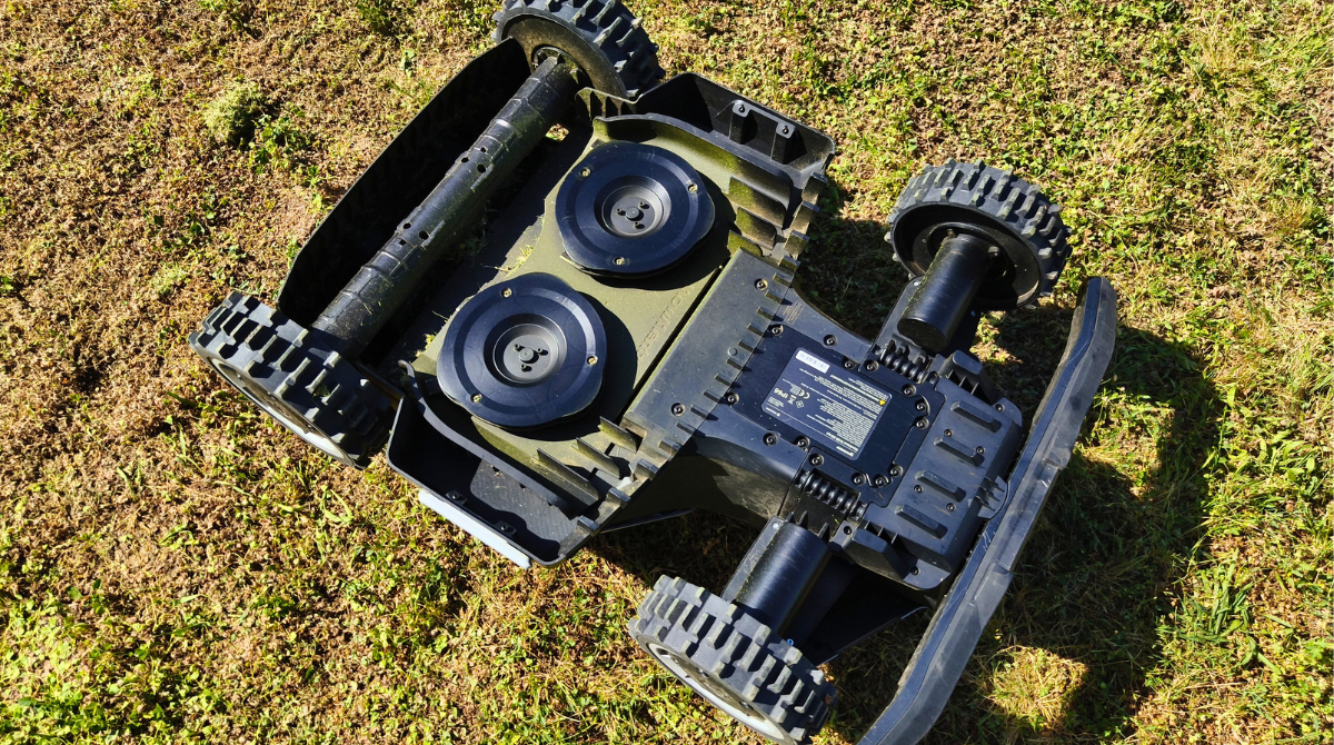 Navimow X4 sur le dos