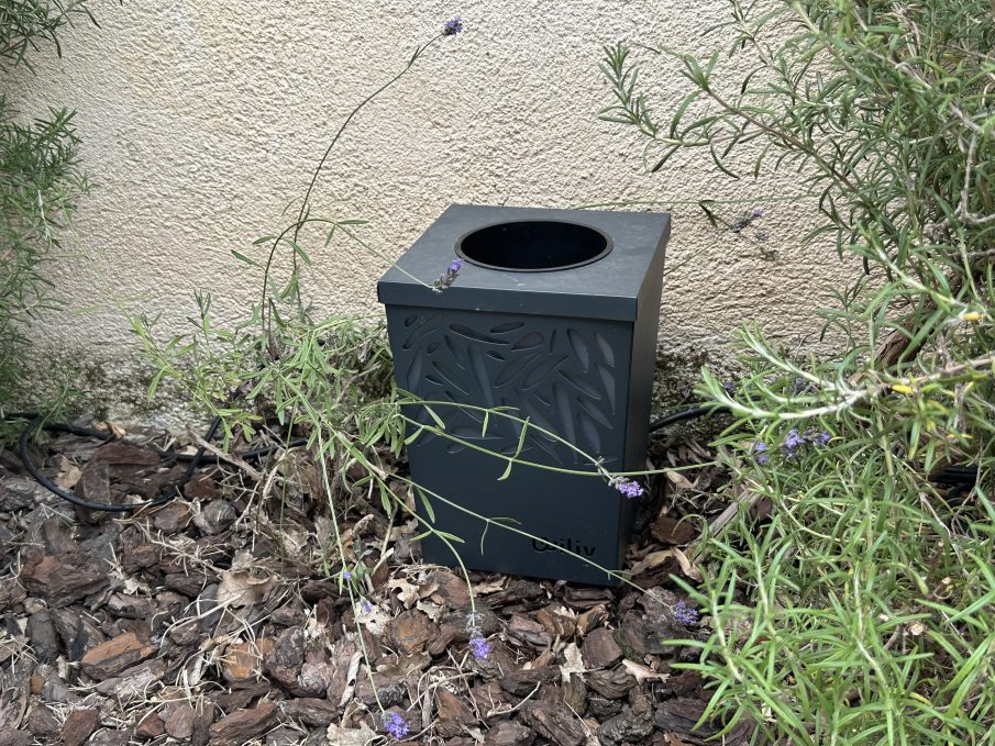 Wiliv OVI dans le jardin piege ponte moustique design