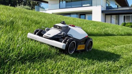 Mammotion : le positionnement iNavi devient gratuit à vie sur tous les robots tondeuses équipés de cette technologie. Mammotion LUBA - le positionnement iNavi et la 4G deviennent gratuits à vie sur ses robots tondeuses