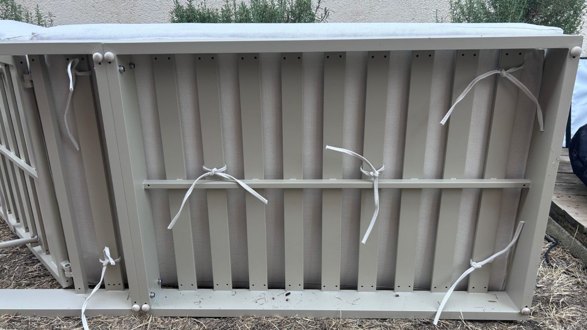 attache housse sur chassis en alu transat de jardin Homary Tevara