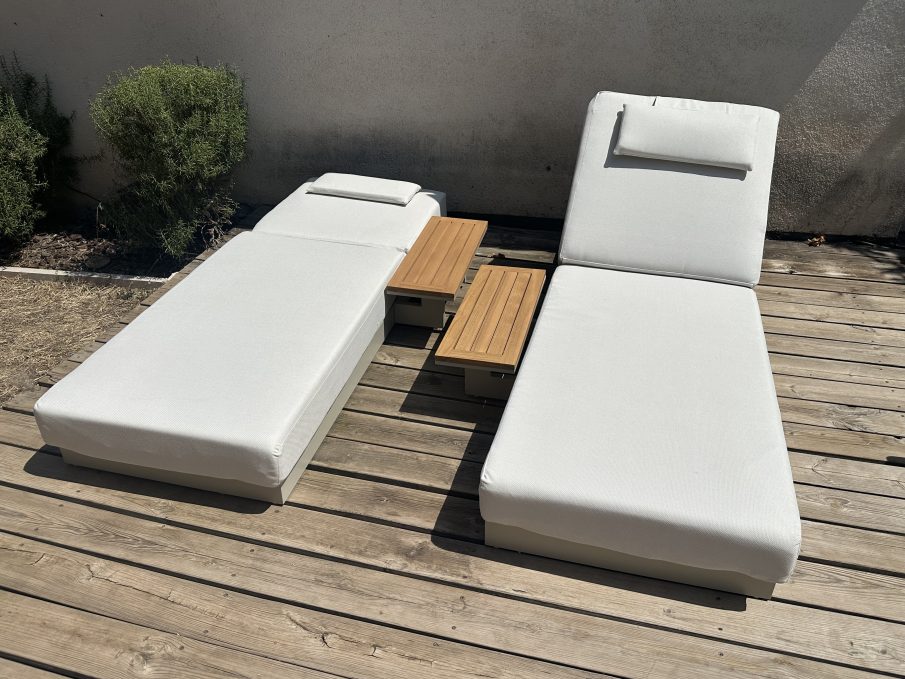 transat de jardin en aluminium Homary Tevara sur une terrasse