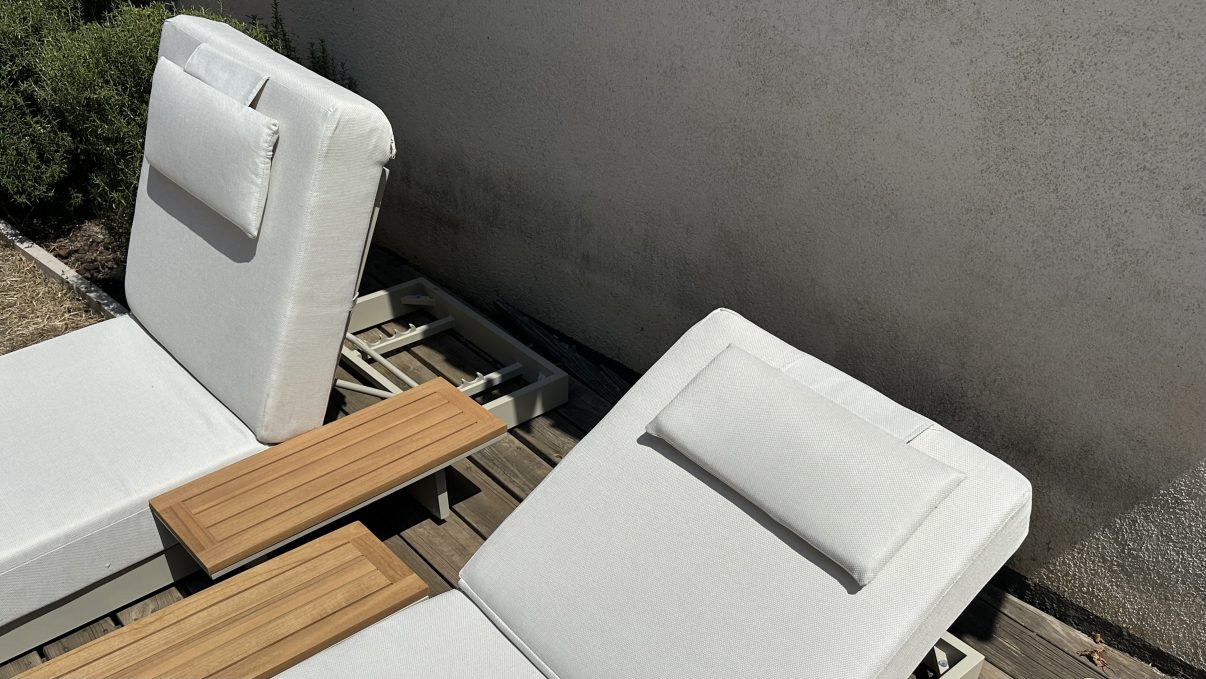 reglage et support de tete chaise longue en aluminium exterieur Homary Tevara