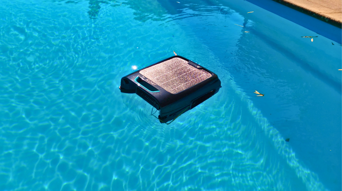 Aiper EcoSurfer S2 en plein soleil