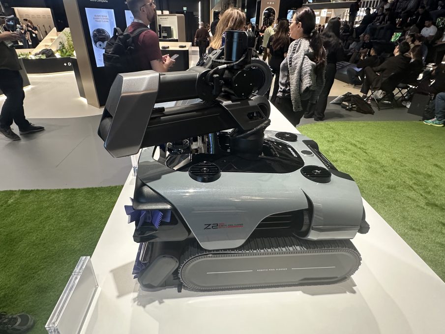 Zircon 2 Ultra avec étrange bras qui en sort IFA 2026
