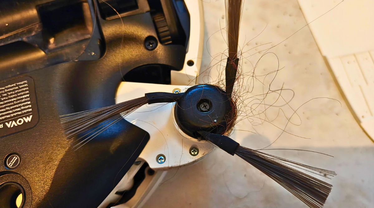 MOVA V70 Ultra Complete X cheveux coincés dans la brossette