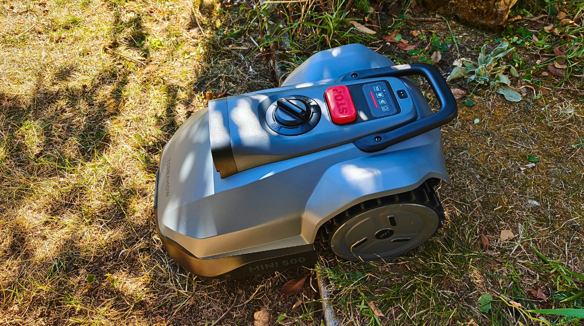 TerraMow Mini 500 bloqué sur une marche