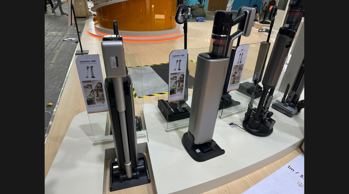 UWANT V800 dans sa station