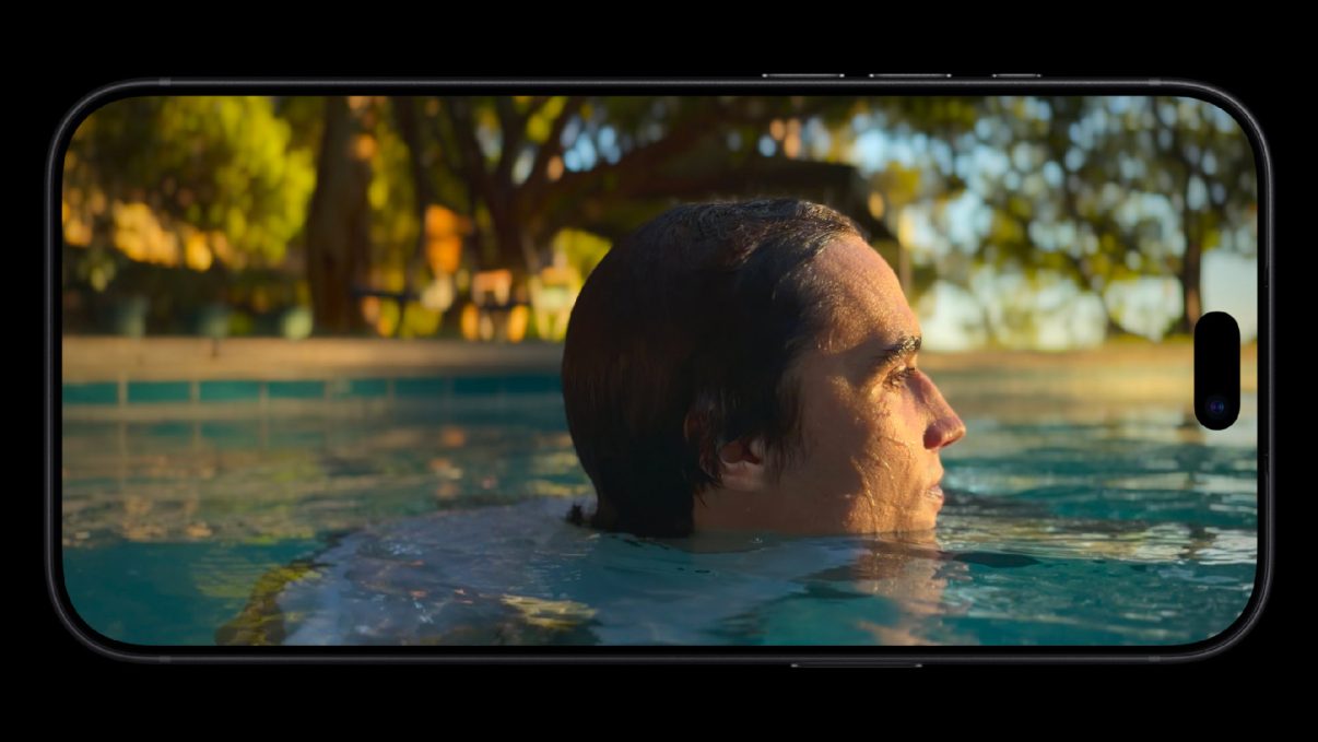 iPhone 18 Pro Max : ouverture variable et vidéo, le smartphone ultime des vidéastes ? iPhone 18 Pro Max en train de filmer